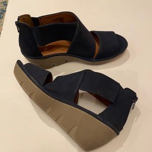 Clarks Clarene Glamor navy blue Leather wedge Sandals 9